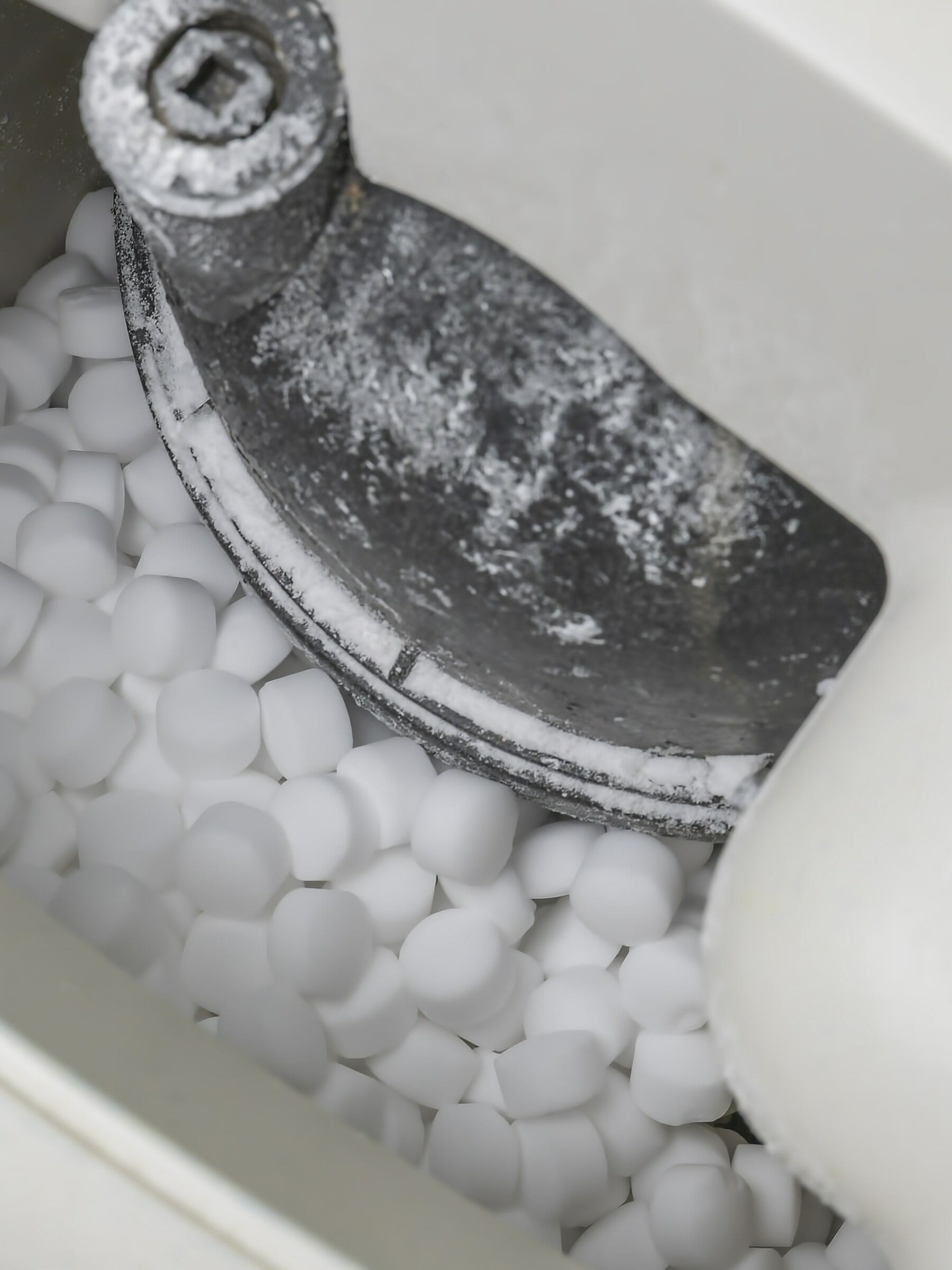 Salt pellets in a water softener